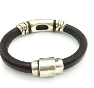 The Weekender - black leather bangle